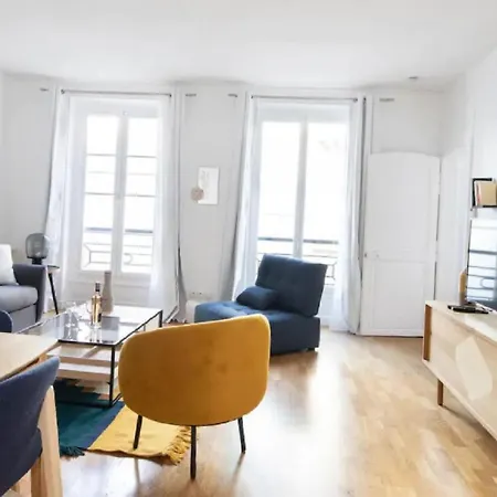 Le Marais Rambuteau Apartment